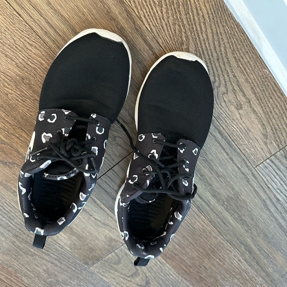 Black roshe one Nike for women - Picture 4 of 4